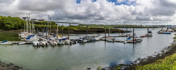 Una Vista Panorámica Los Barcos Amarrados Neyland Pembrokeshire Gales Del —  Fotos de Stock