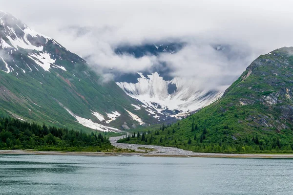 View Moraine Filled River Side Glacier Bay Alaska Summertime — Fotografia de Stock