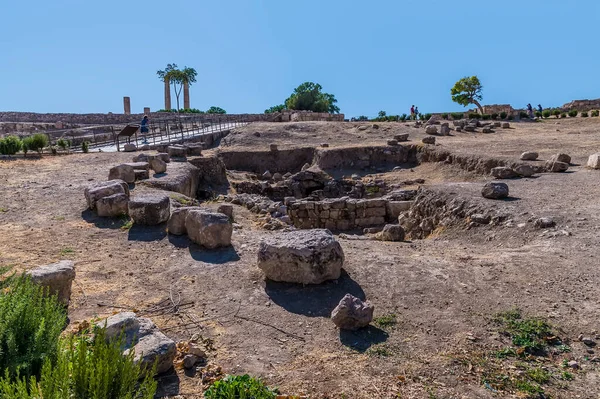 Yaz mevsiminde Ürdün, Amman 'daki kalede yapılan kazıların manzarası