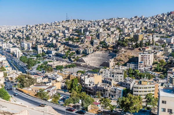 Ürdün 'ün Amman kentindeki kaledeki Herkül Tapınağı' ndan bir manzara.