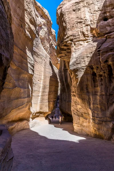 Camino Estrecha Acercarse Antigua Ciudad Petra Jordania Verano — Foto de Stock