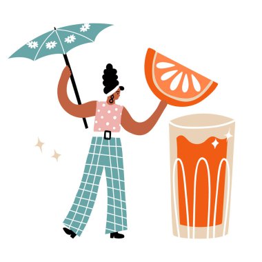 Elinde kocaman bir şemsiye ve taze portakallı meyve dilimi tutan ve meyve suyu yapan bir kadın. Yerel, organik, veganizm kavramını ye.