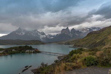 Pehoe Gölü 'ndeki ev, Torres del Paine Ulusal Parkı, Patagonya, Şili