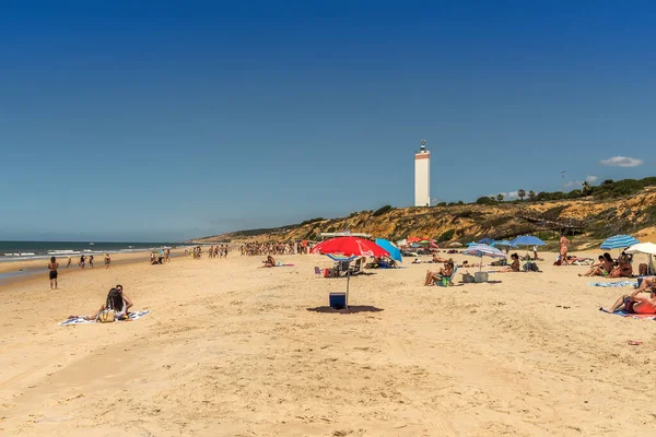 MATALASCANAS, SPAIN-MAYIS 16, 2022: Matalascanas, Endülüs, İspanya sahillerinde turistler