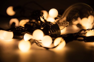 Bulanık, sıcak ışık arkaplanı.