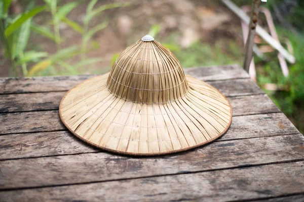 Cerrar Sombrero Bambú Vintage Mesa Woowd —  Fotos de Stock