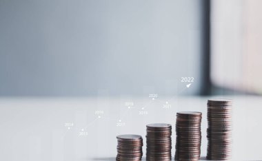 Kâr grafiğiyle madeni paraları istiflemek. İşler büyüyor..