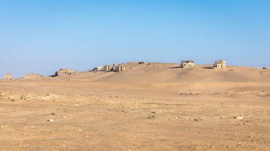 Kolmanskop, Güney Namibya 'daki terk edilmiş elmas madeni köyü..