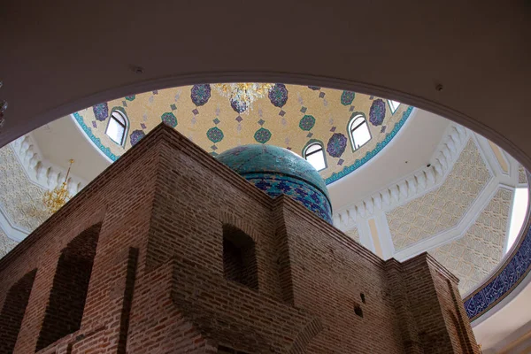 Imam-zade Mausoléu na cidade de Ganja, Azerbaijão. Mesquita velha — Fotografia de Stock