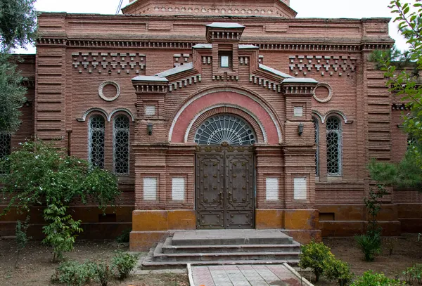 La Iglesia Alexander Nevsky. Iglesia ortodoxa rusa en la ciudad de Ganja de Azerbaiyán —  Fotos de Stock
