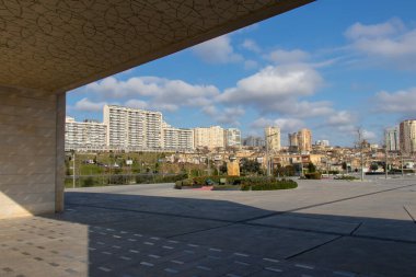 Modern Bakü 'nün panoramik görüntüsü. Azerbaycan 'ın modern binaları.