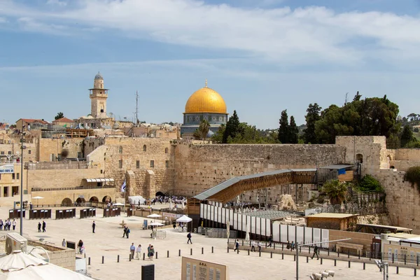 イスラエルのエルサレムの旧市街にある西壁と岩のドーム。嘆きの壁 — ストック写真