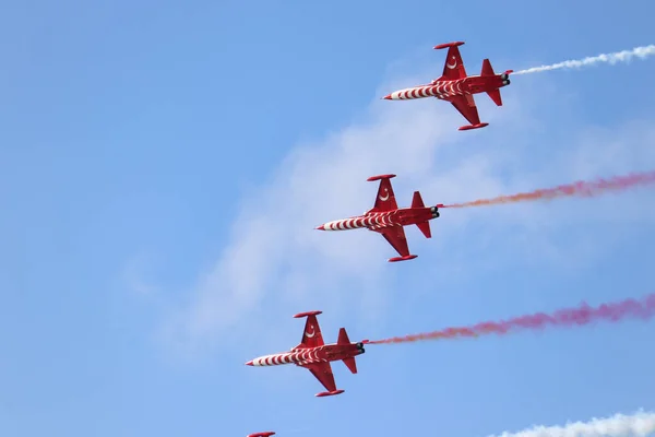 Turquía Estrellas Jet Fuerza Aérea Demostración Equipo Acrobacia Realizar —  Fotos de Stock