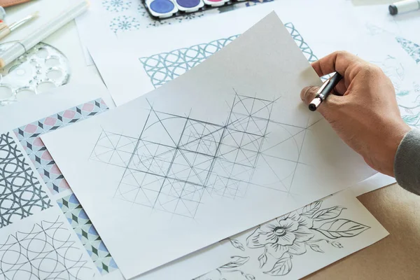 Designer Designing Drawing Sketch Pattern Geometric Flower Seamless Wallpaper Fabric — Photo