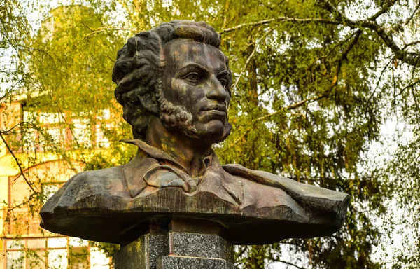 Poltava Ukraine May 2022 Bronze Monument Russian Poet Alexander Pushkin —  Fotos de Stock