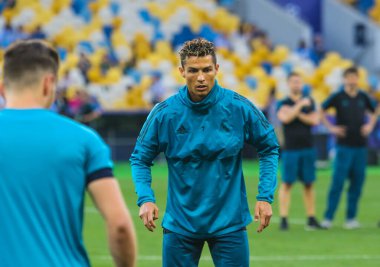 KYIV, UKRAINE 26 Mayıs 2018: Portekizli profesyonel futbolcu Cristiano Ronaldo 2018 UEFA Şampiyonlar Ligi final maçı sırasında Olimpiyat Stadyumu 'nda Real (Madrid) Liverpool 