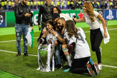 KYIV, UKRAINE 26 Mayıs 2018: Fransız profesyonel futbolcu Karim Benzema 2018 UEFA Şampiyonlar Ligi final maçı sırasında Olimpiyat Stadyumu 'nda Real (Madrid) Liverpool 