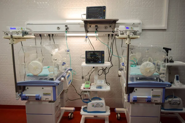 2022年1月18日 英国ポルタヴァ 妊婦病院の新生児看護ボックス — ストック写真
