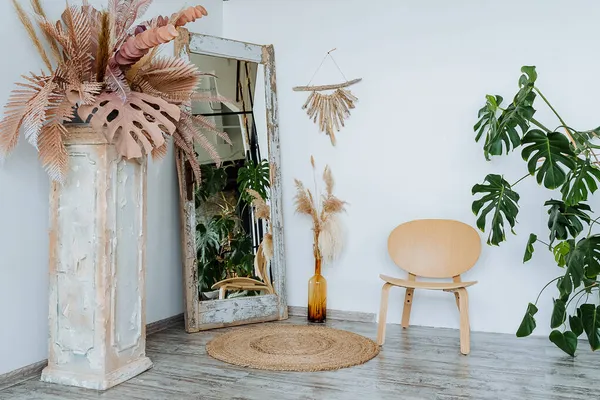 Interior Shot Bright Room Studio Vase Piles Wheat Interesting Wooden — Stock Photo, Image