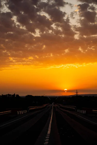 Unglaublich Schöner Sonnenuntergang Auf Dem Land Heller Pfirsich Und Orangefarbener — Stockfoto