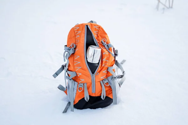 Thermos Tea Backpack Orange Backpack Walking High Quality Photo — Stock Photo, Image
