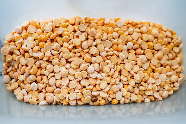 豌豆干了 传统豌豆的谷物 生食的头像 高质量的照片 — 图库照片