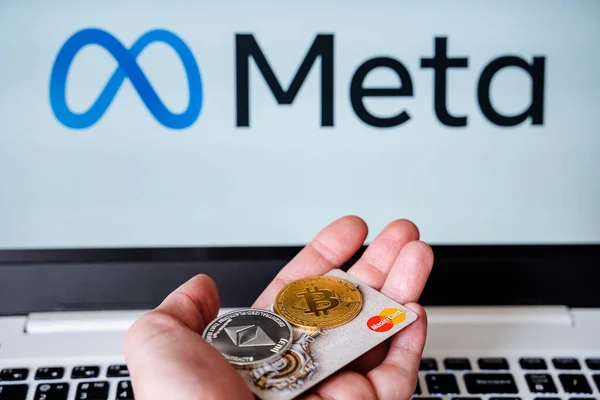Rusya Ufa Şubat 2022: Cryptovalta, meta-evrenin arka planına karşı yeni bir ödeme sistemidir. Bitcoin bir meta-punk teknoloji şirketidir. Yeni bir gerçeklik. Yüksek kalite fotoğraf