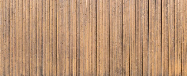 Brązowy Stary Zabrudzony Wietrzną Panoramiczną Drewnianą Ścianą Wykonaną Pionowych Desek — Zdjęcie stockowe