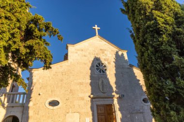 Adriyatik Denizi kıyısındaki Primosten kasabası, Hırvatistan