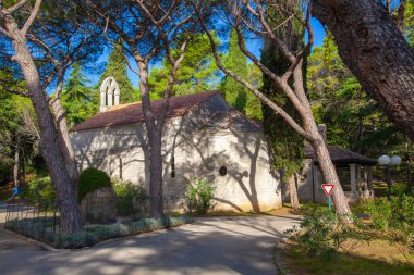 Hırvatistan 'ın Brijuni Ulusal Parkı' ndaki eski bina