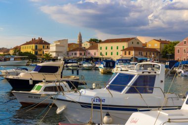 Yaz boyunca Hırvatistan 'ın Biyograd kenti