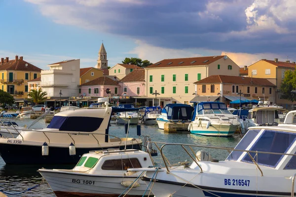 Yaz boyunca Hırvatistan 'ın Biyograd kenti