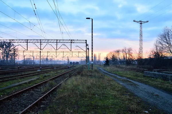 Järnvägsinfrastruktur Spår Räls Och Kraftledningar Över Spåren Tråd — Stockfoto