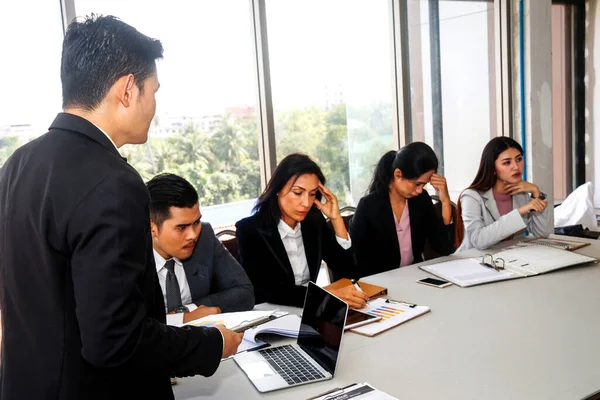 Business Meeting Atmosphere Executives Show Dissatisfaction Work Blaming Individual Employees — Stock Photo, Image