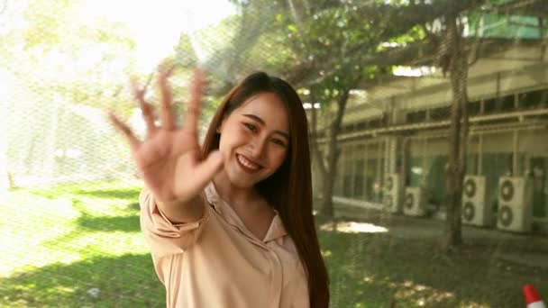 Retrato Bela Mulher Asiática Com Cabelos Longos Rosto Bonito Olhando — Vídeo de Stock