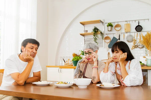 Family is not happy with the food : Family, parents and daughters are tired of regular food, repetitive food and overnight food.