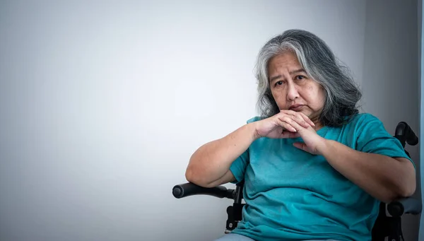 Asian Elderly Woman Sitting Wheelchair She Sad Anxiety Her Own — Fotografia de Stock