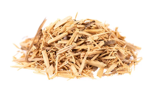 Muira Puama bitki çayı, beyaz arka planda izole edilmiş. Doğal iktidar ağacı, şifalı bitki, kuru çay. Ptychopetalum olakoitler.