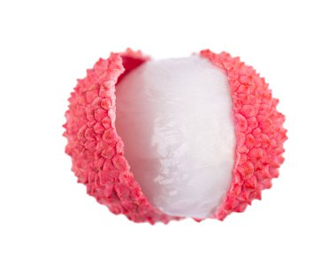 Lychee meyvesi beyaz arka planda izole edilmiş. Tropik egzotik taze olgun meyve. Litchi chinensis. Kesme yolu. Üst görünüm