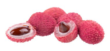 Lychee meyvesi beyaz arka planda izole edilmiş. Tropik egzotik taze olgun meyve. Litchi chinensis. Kesme yolu