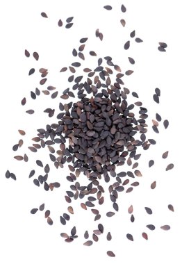 Siyah susam tohumları beyaz arkaplanda izole edilmiş. Organik baharat. Üst görünüm