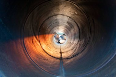 İçi boş demir kanalizasyon boruları