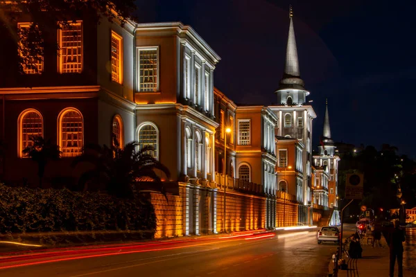 Tarihsel Kuleli askeri lisesi gece sahnesi