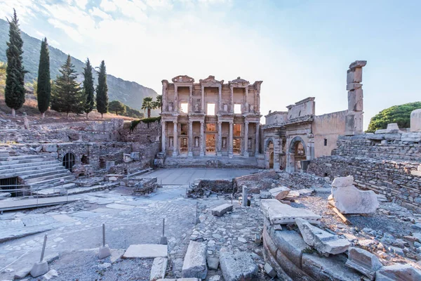 Zřícenina Celsia Starobylém Městě Efesus Turecko Překrásném Letním Dni Srpna — Stock fotografie