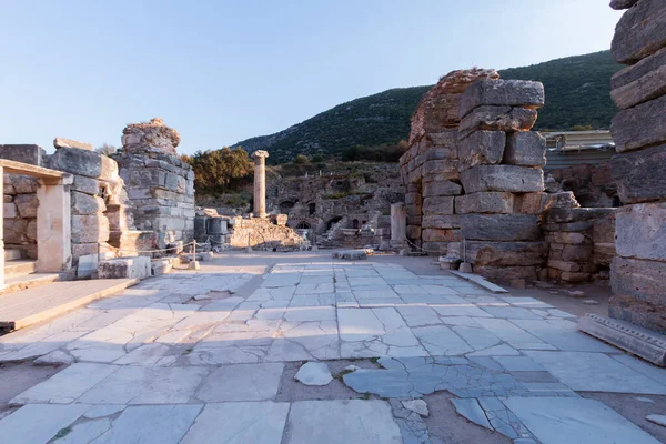Ruins Celsius Library Ancient City Ephesus Turkey Beautiful Summer Day — Fotografia de Stock