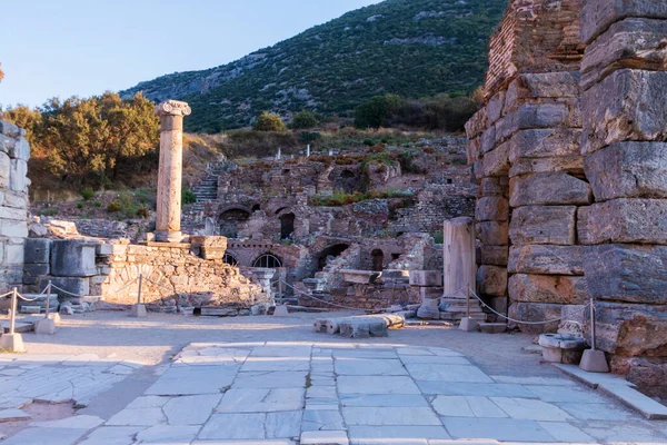 Ruins Celsius Library Ancient City Ephesus Turkey Beautiful Summer Day — Stok fotoğraf