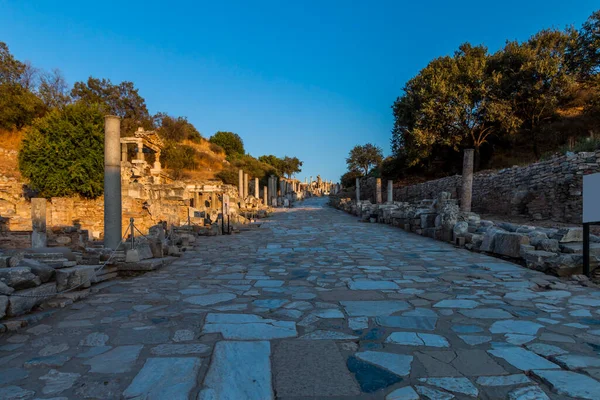 Ruins Celsius Library Ancient City Ephesus Turkey Beautiful Summer Day — Fotografia de Stock