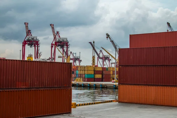 Container Being Lowered Ship Approaching Port September 2021 Kocaeli Turkey — Stock Photo, Image