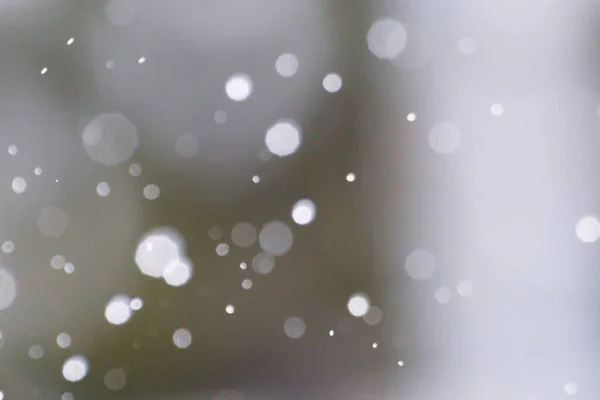 落下する雨滴の空中像 — ストック写真
