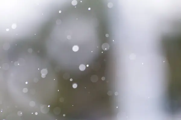 落下する雨滴の空中像 — ストック写真